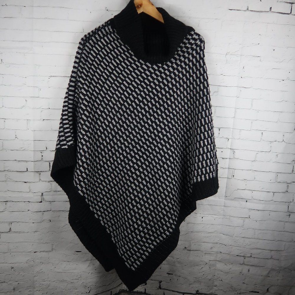 CALVIN KLEIN BLACK WHITE & SILVER METALLIC KNIT COWL NECK PONCHO ONE SIZE NWT